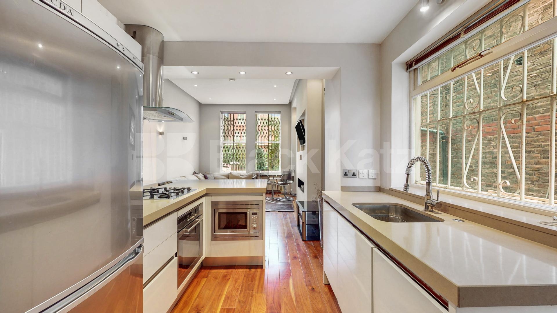 Modern Garden Flat Compayne Gardens, South Hampstead